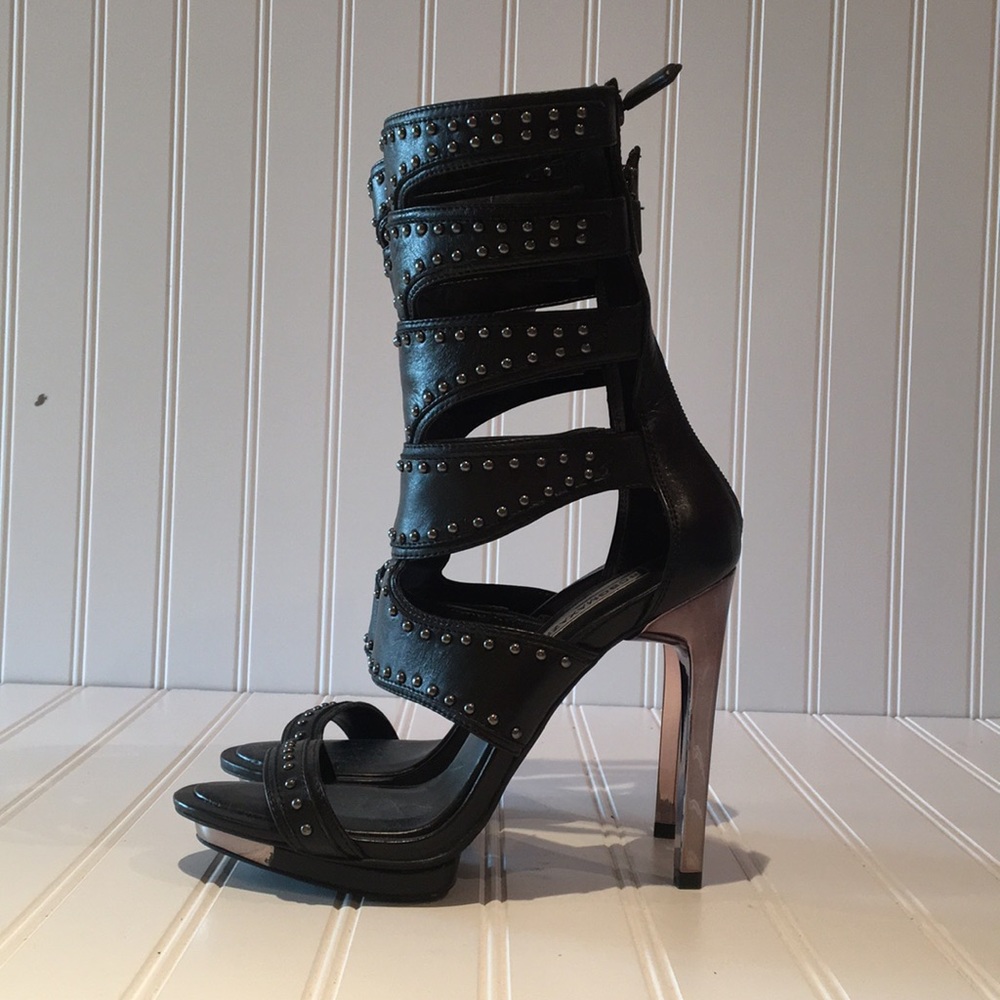 NWT BCBGMAXAZRIA Studded Heels sz 7.5